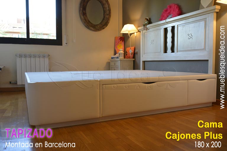 Cama con cajones modelo Plus de 180x200 montada en Barcelona con tiradores Uñero y zócalo de color blanco