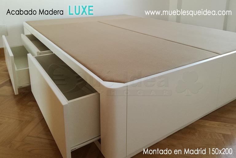 Canapé cajones laterales sin tiradores con bandeja gaveta interior abiertos de 150x200 cm lacado en color blanco de la carta Ral