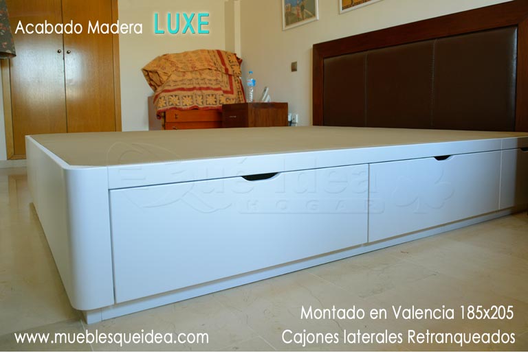 Ejemplo de montaje de un canapé con cajones laterales con tiradores Uñero medidas especiales 185x205 cm montado en Valencia