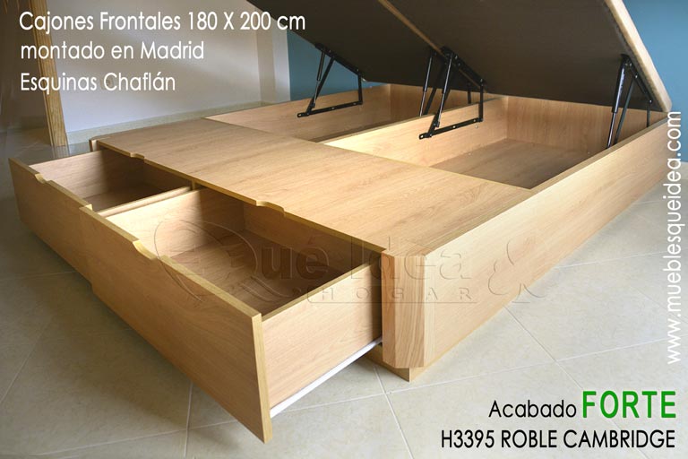Canapé de 180x200 en madera acabado Forte en color H3395 Roble Cambridge de Egger con cajones frontales y tapa abatible montado en Madrid